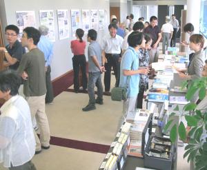ロビー展示「飯田駅をめぐる写真と証言から」と書籍売場