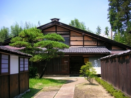 飯田市域で現存最古の本棟造