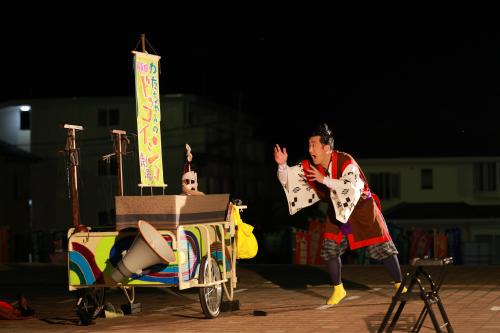 いいだ人形劇フェスタで演じる後藤さん