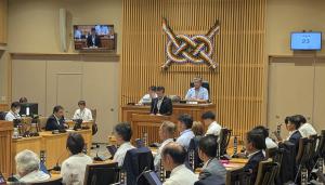 市議会開会