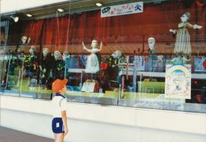 ウィンドー人形展