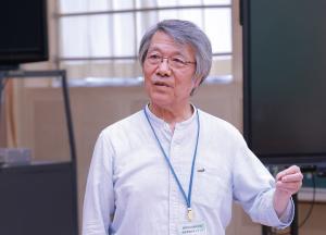指導者の塩澤哲夫さん