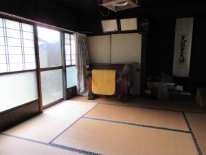 奥和室８畳